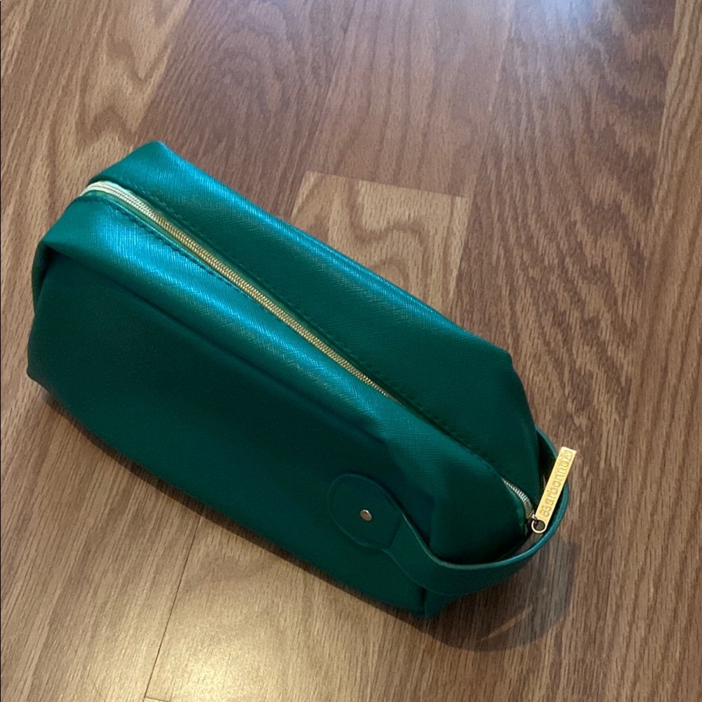 NEW nwot arbonne Green cosmetics Women's Bag gold zipper